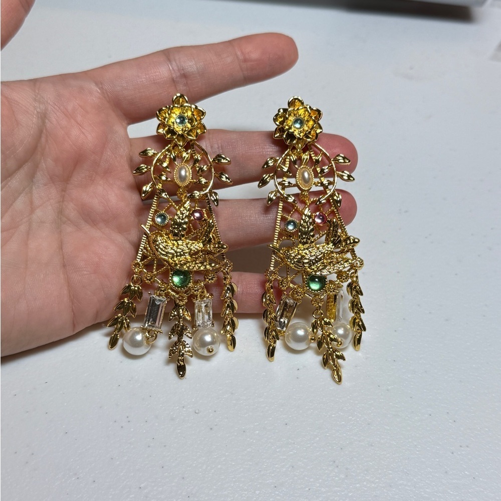 Elegant Gold Dangle Earrings - Picture 5 of 5